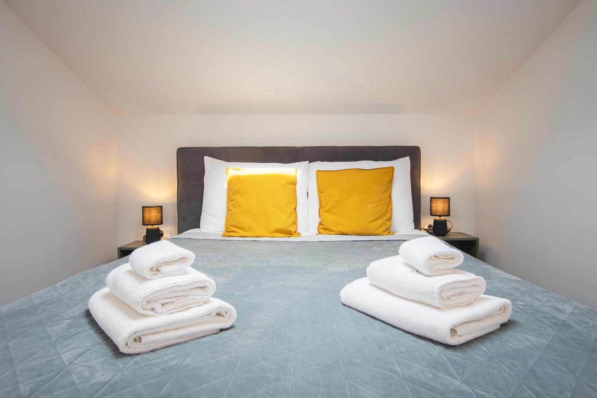 D&A Amphitheatre Premium Apartments With Free Parking بولا المظهر الخارجي الصورة